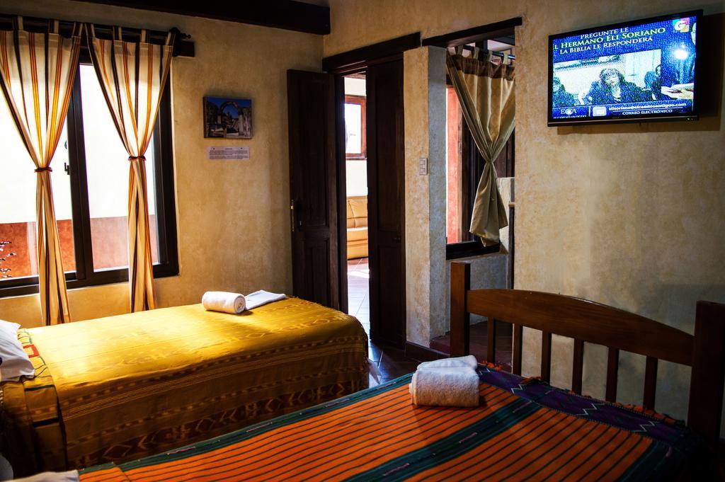 Hotel Y Galeria Uxlabil Antigua Rom bilde