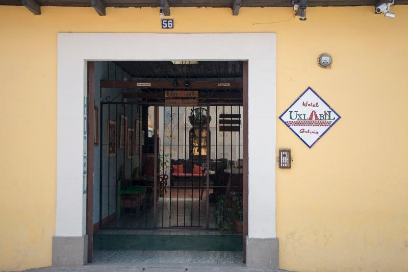 Hotel Y Galeria Uxlabil Antigua Eksteriør bilde