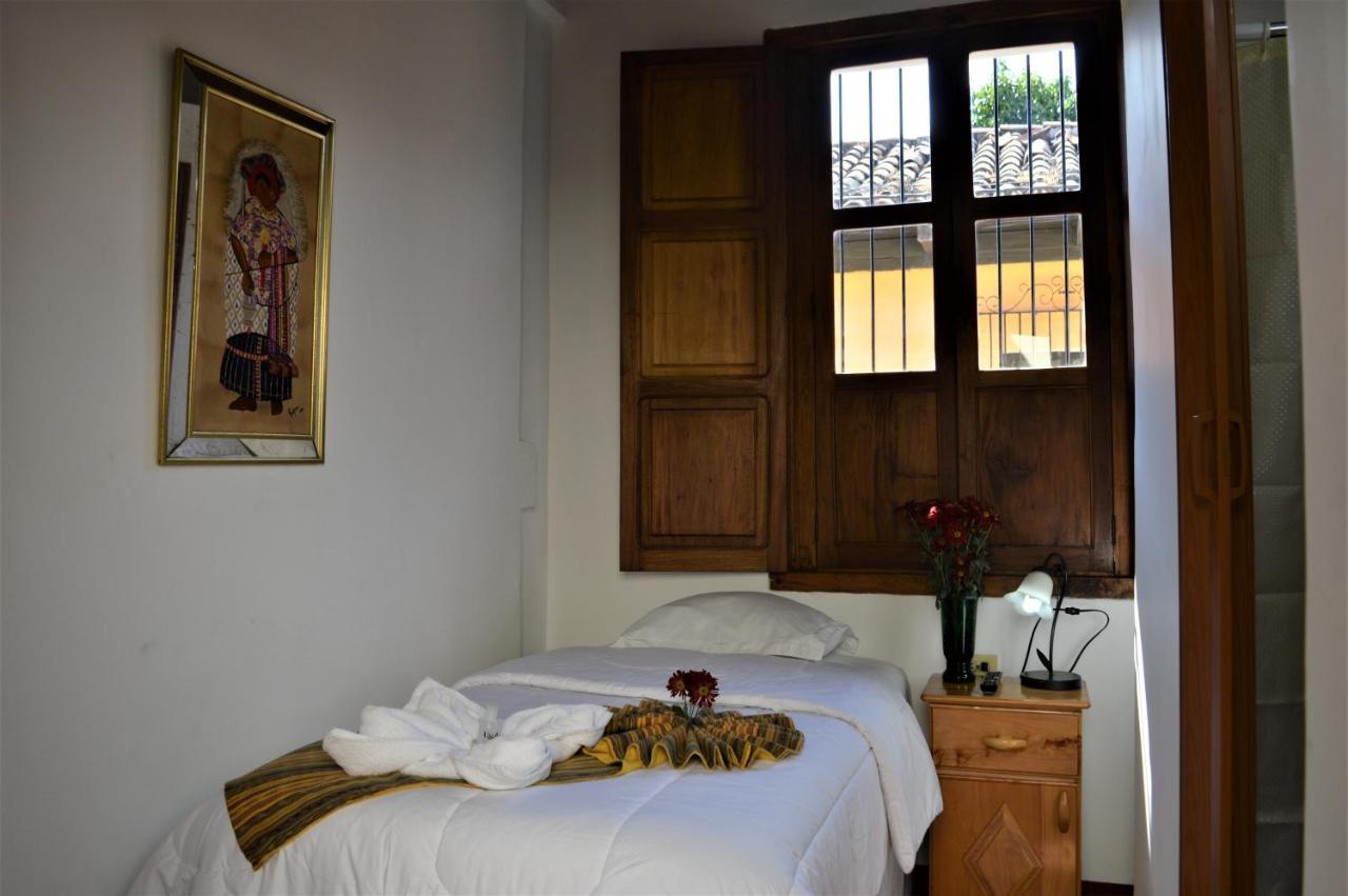 Hotel Y Galeria Uxlabil Antigua Eksteriør bilde